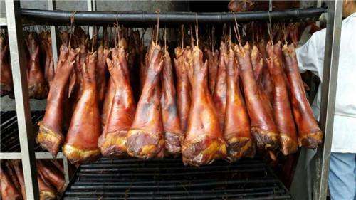 分享一个简单实用的腊味猪蹄、猪头肉、猪内脏做法