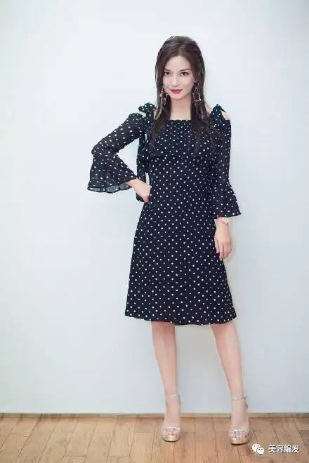 赵薇中餐厅编发,赵薇中餐厅编发视频