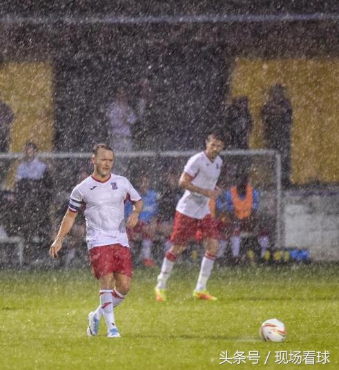 看台负能量宣泄与良好氛围的营造，英国球迷怎么看？｜体育文化