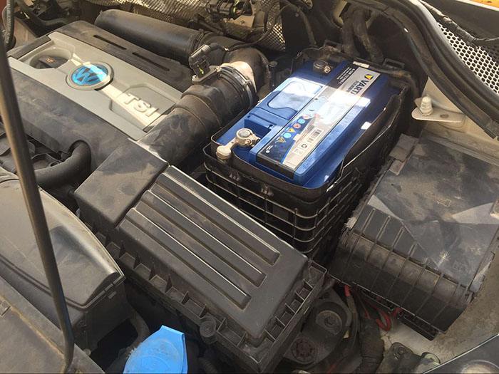 汽车蓄电池饿死怎样救活,车辆蓄电池突然坏掉