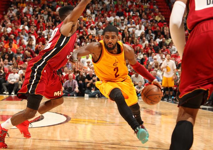 nba现役球星谁转身最好看,nba三种最华丽的转身过人