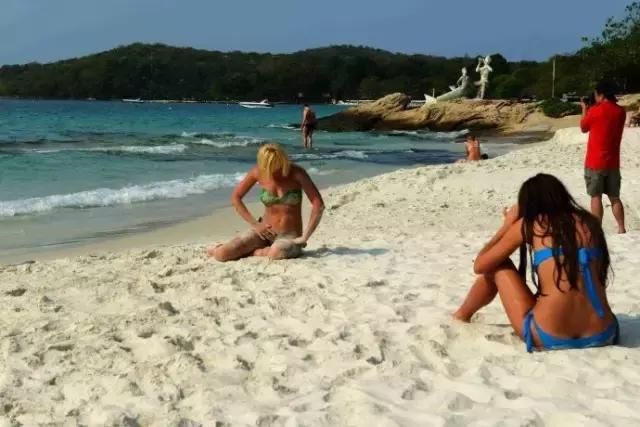 全世界的beach，究竟哪一个美女最多，哪一个又最爱裸游？