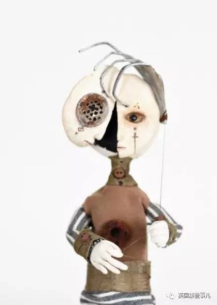 12岁，他用两年时间，做出这一整系列暗黑娃娃，有点厉害啊！