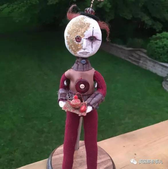 12岁，他用两年时间，做出这一整系列暗黑娃娃，有点厉害啊！