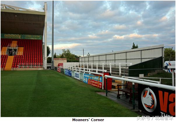 看台负能量宣泄与良好氛围的营造，英国球迷怎么看？｜体育文化