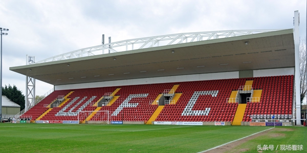 看台负能量宣泄与良好氛围的营造，英国球迷怎么看？｜体育文化