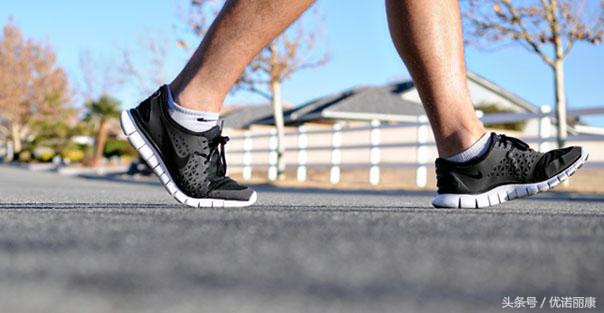 乳腺癌内分泌治疗腿疼正常吗,乳腺癌治疗医院推荐一种新疗法