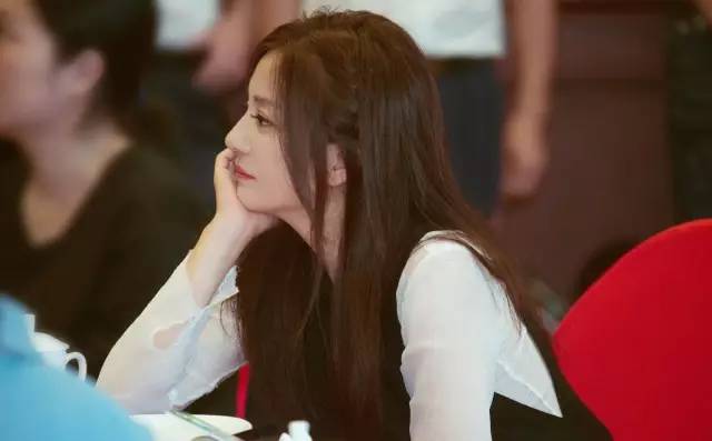 赵薇中餐厅编发,赵薇中餐厅编发视频