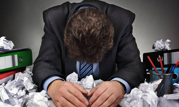 男生头发出油用什么洗发水,男生头发爱出油适合什么发型