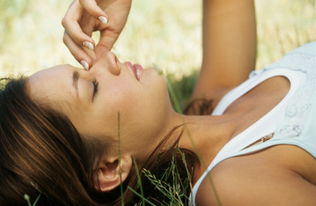 面部有一个危险三角区，这儿的“痘痘”千万不要挤压