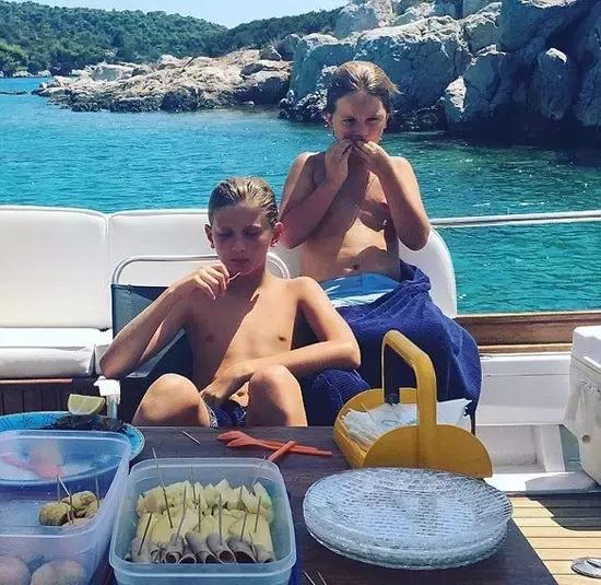 全世界的beach，究竟哪一个美女最多，哪一个又最爱裸游？