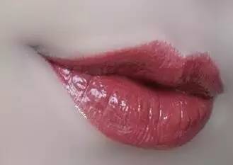 圣罗兰最美的9只口红方管,圣罗兰最美的9只口红广告