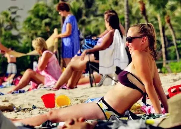 全世界的beach，究竟哪一个美女最多，哪一个又最爱裸游？