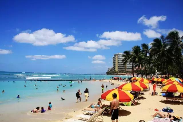 全世界的beach，究竟哪一个美女最多，哪一个又最爱裸游？