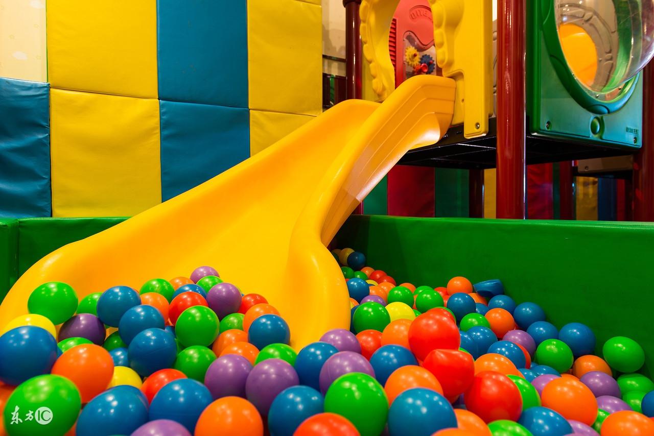 投资儿童乐园前景如何,开室内儿童乐园加盟店多少钱