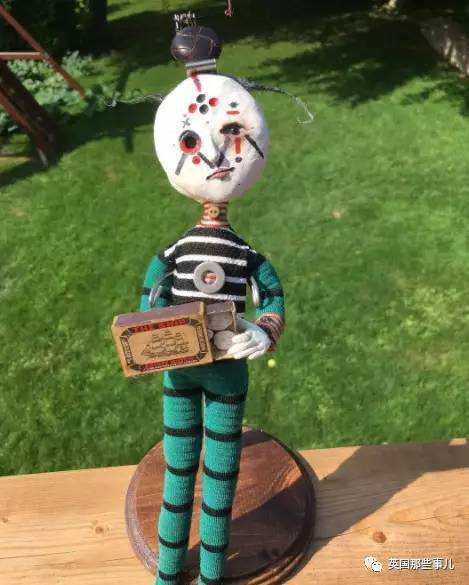 12岁，他用两年时间，做出这一整系列暗黑娃娃，有点厉害啊！