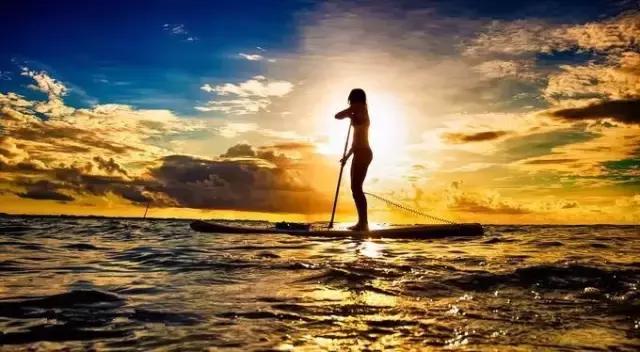 全世界的beach，究竟哪一个美女最多，哪一个又最爱裸游？