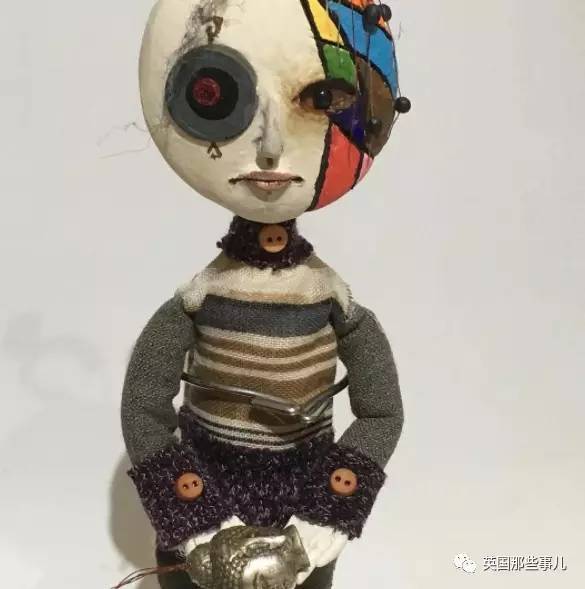 12岁，他用两年时间，做出这一整系列暗黑娃娃，有点厉害啊！