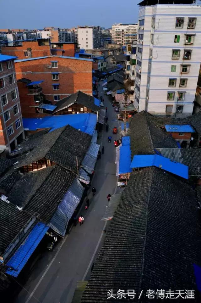 梁中与红中曾合校办学多年~两校原是亲生血缘关系