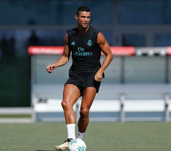 他们都是追星界的赢家！周杰伦赞小凯唱歌好听，鹿晗获C罗点赞