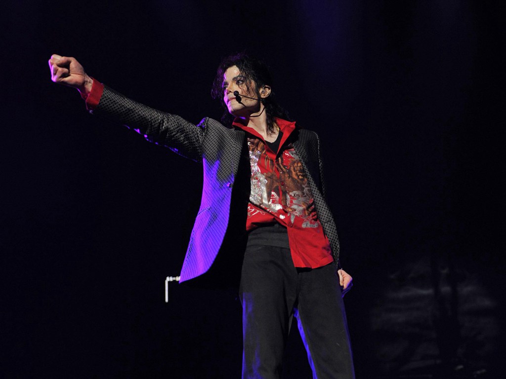 迈克尔杰克逊每场有多少人昏迷,迈克尔杰克逊葬礼当天有昏迷吗