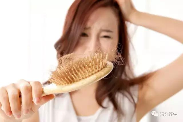 产后掉头发怎么饮食调理,产后掉头发最佳治疗方法
