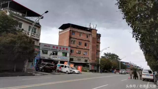 梁中与红中曾合校办学多年~两校原是亲生血缘关系