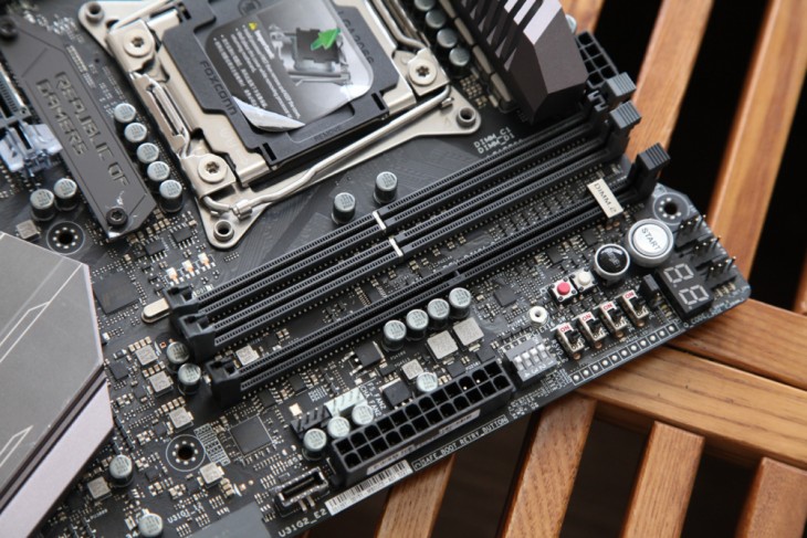 全方位打造酷睿X超频利器！ROGR6A主板评测