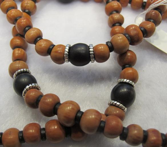 到底是桦木念珠好还是艾草念珠好？