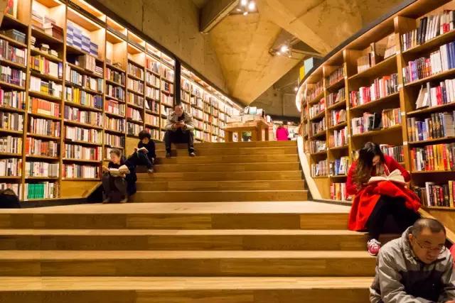 下雨成都周边好玩的地方,成都市下雨哪里室内好耍的