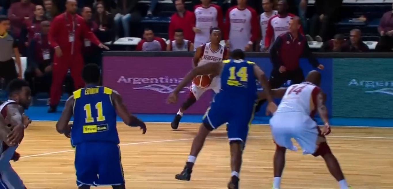 美洲杯科比逆天拉杆,美洲杯科比队内对抗