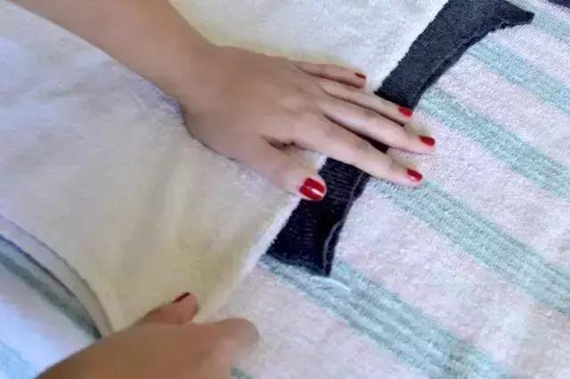 羊毛外套衣服缩水了怎么恢复原样,如何轻松解决衣服缩水问题