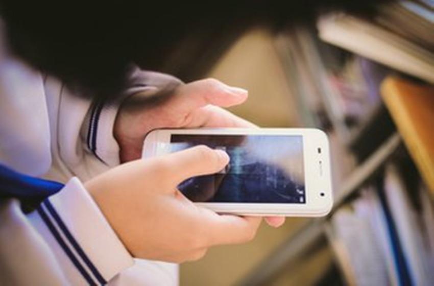 如何测评手机是不是高端机,直屏手机和曲面屏手机怎么选