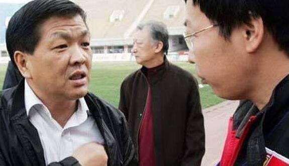 中远老总踢球猝死曾以一分之差丢掉冠军