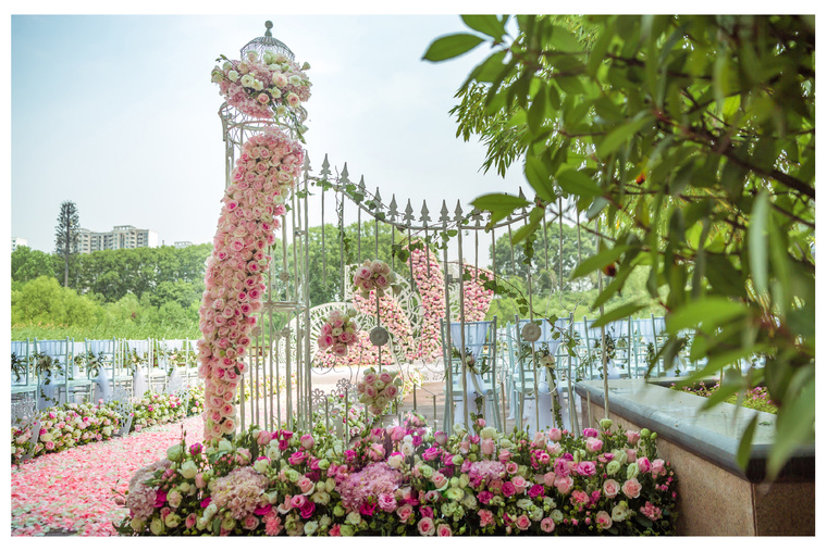 仿真花和鲜花哪个贵,婚礼鲜花价格区别图