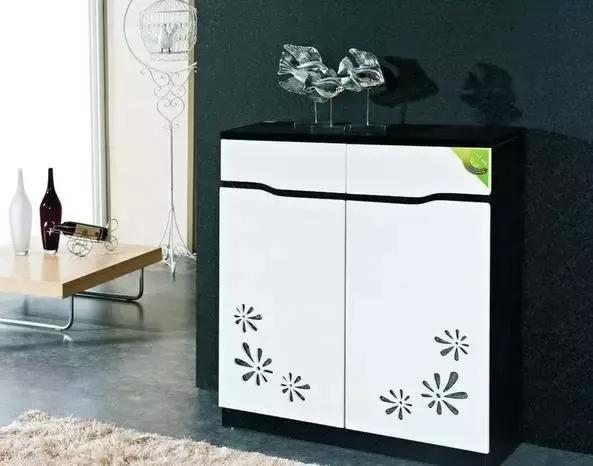 鞋柜正对楼梯有什么忌讳,邻居家的鞋柜正对我家门好吗