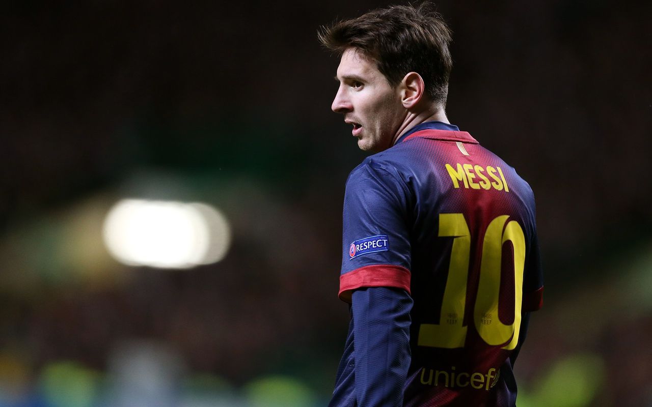 梅西过人技巧教学,梅西穿裆过人技巧