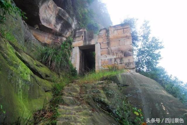 100公里内成都的免费景点,距离成都1000公里内的旅游景点