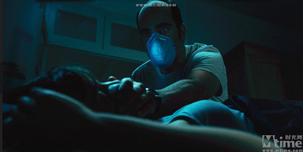 想想看？深夜爬上女邻居的床，这片堪称教科书级的啊