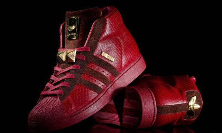 阿迪鞋贝壳头推荐,阿迪达斯贝壳头黑色还是白色好看