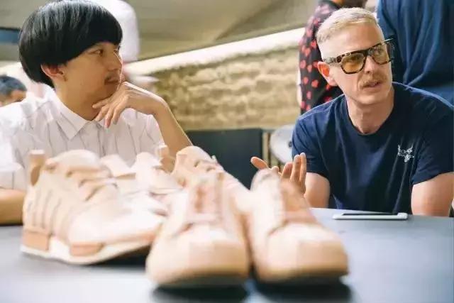 adidasoriginal合作款,阿迪达斯adidas爆款展示精彩瞬间