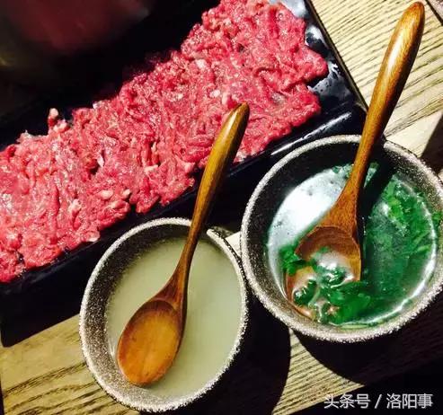 一个老外说一年之内吃遍全中国,一外国小哥声称要吃遍中国