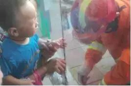 宝宝手指夹伤怎么处理,宝宝手指压伤肿痛怎么处理