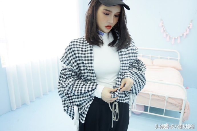 宋小宝带赵本山女儿出席活动,赵本山的女儿赵一涵和宋小宝