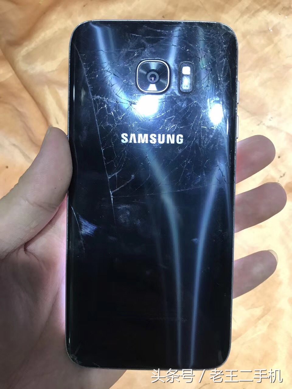 700块买二手手机三星s9,三星s7edge实体店最低价