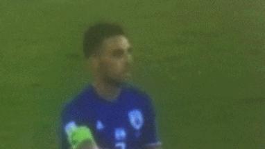 中超金靴输球不满球迷嘘声，现场抛弃队长袖标，遭以色列国足除名