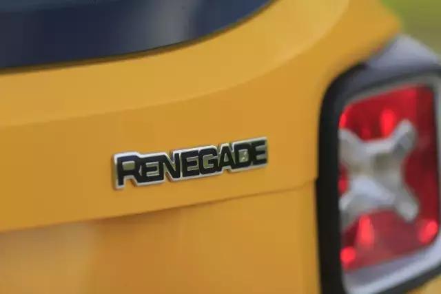 jeep自由侠2.09at油耗,jeep自由侠四驱雪地测评