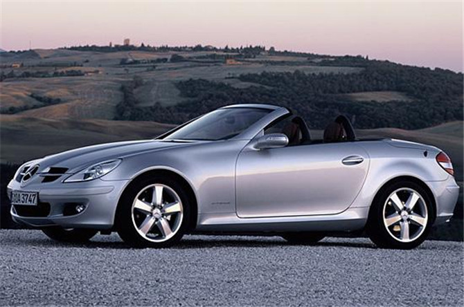 5万公里奔驰slk老车值得购买吗,10万可以买到哪款奔驰slk