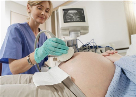 孕晚期见红是什么颜色的,孕晚期梦到见红什么前兆