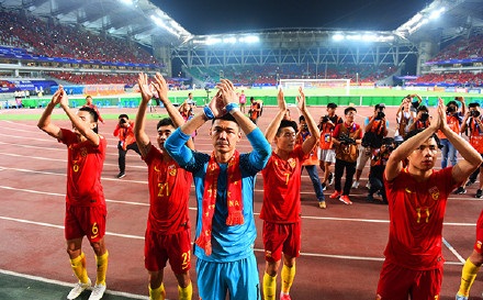 国足1比2乌兹别克斯坦分析,媒体热议国足1-2乌兹别克斯坦